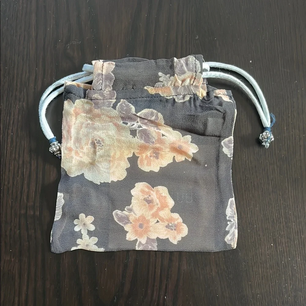 Chan Luu Gold Moonstone Choker Necklace - Picture 3 of 3